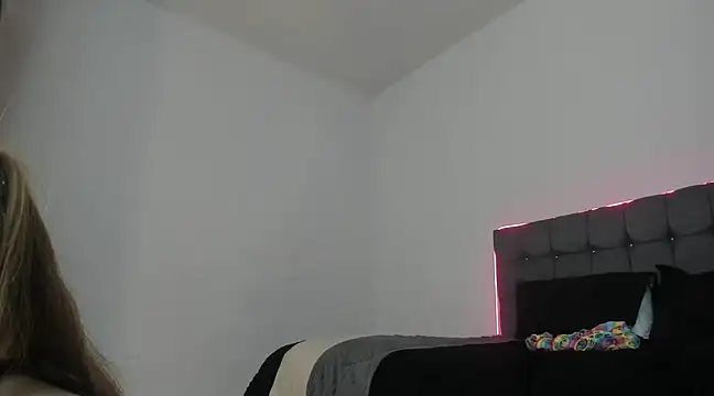 MelaniJhonson online show from March 10, 9:43 am