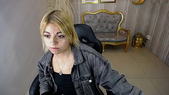 lili conor s online show from February 25, 3:20 am