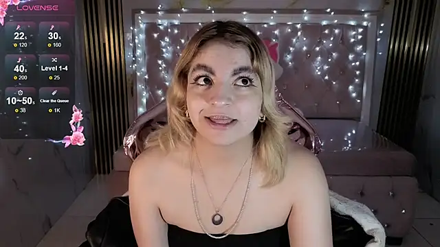 lili conor s online show from November 6, 3:29 am