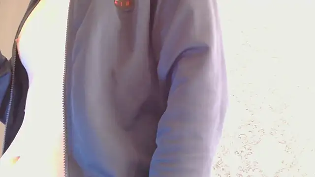 Snapshot of frama666 chatting on October 4, 8:01 am frama666 online show from October 4, 8:01 am