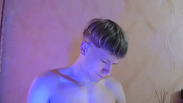 Snapshot of frama666 chatting on October 28, 8:40 am frama666 online show from October 28, 8:40 am