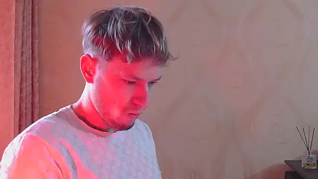 Snapshot of frama666 chatting on November 6, 8:48 am frama666 online show from November 6, 8:48 am