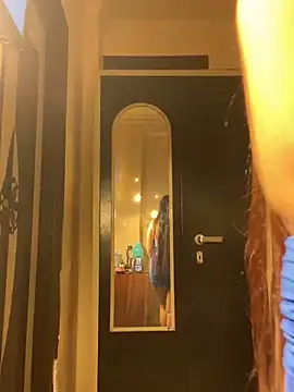 Snapshot of isha_sassy chatting on March 1, 9:59 pm isha sassy online show from March 1, 9:59 pm