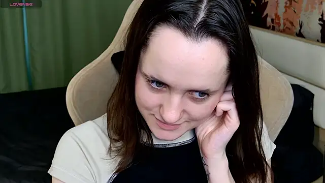 Luna Loveee online show from March 14, 6:21 am