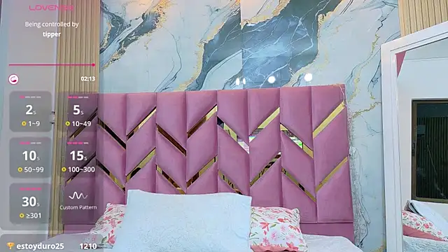 Snapshot of innocenthazel chatting on October 5, 7:34 pm innocenthazel online show from October 5, 7:34 pm