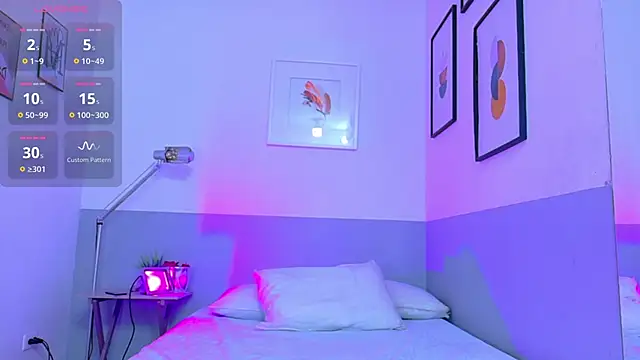 Snapshot of innocenthazel chatting on October 6, 12:57 pm innocenthazel online show from October 6, 12:57 pm