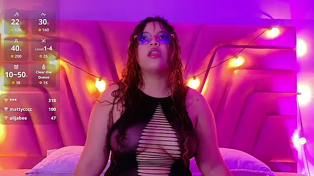 Snapshot of innocenthazel chatting on October 25, 2:52 am innocenthazel online show from October 25, 2:52 am