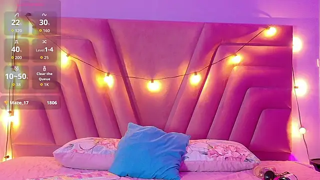 Snapshot of innocenthazel chatting on October 31, 2:56 am innocenthazel online show from October 31, 2:56 am