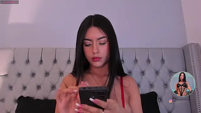 Snapshot of Gracia-Carrera chatting on October 8, 4:10 am Gracia-Carrera online show from October 8, 4:10 am