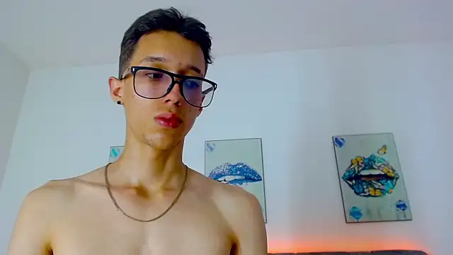 skinny bigcock02 online show from March 7, 10:43 pm