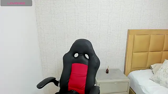 MEGANZARICK online show from October 4, 12:25 pm