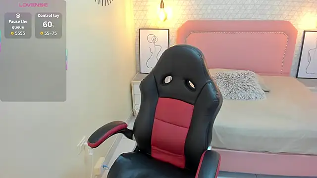 MEGANZARICK online show from October 7, 1:19 pm