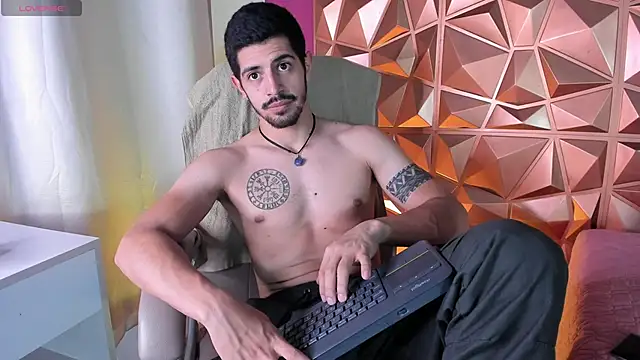 AlejandroStormm online show from March 25, 4:51 am