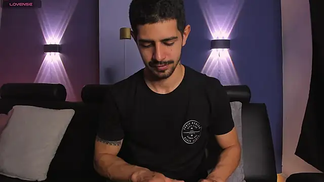 Snapshot of AlejandroStormm chatting on May 26, 5:20 pm AlejandroStormm online show from May 26, 5:20 pm