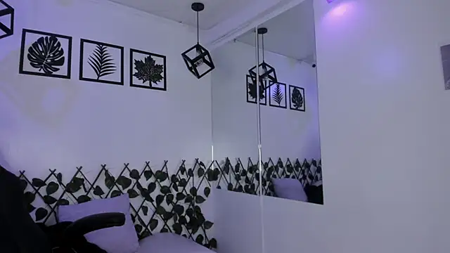 Snapshot of Anniie__Evans chatting on March 17, 2:01 pm Anniie Evans online show from March 17, 2:01 pm