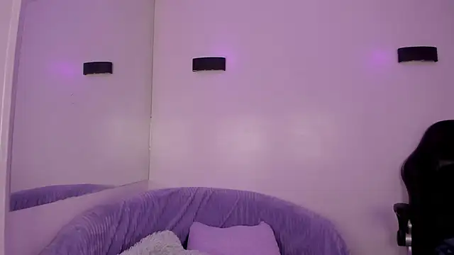 Snapshot of Anniie__Evans chatting on September 24, 2:09 pm Anniie Evans online show from September 24, 2:09 pm