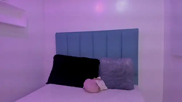 Snapshot of Anniie__Evans chatting on September 27, 2:11 pm Anniie Evans online show from September 27, 2:11 pm