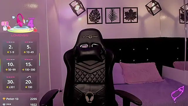 Snapshot of Anniie__Evans chatting on October 24, 3:19 pm Anniie Evans online show from October 24, 3:19 pm