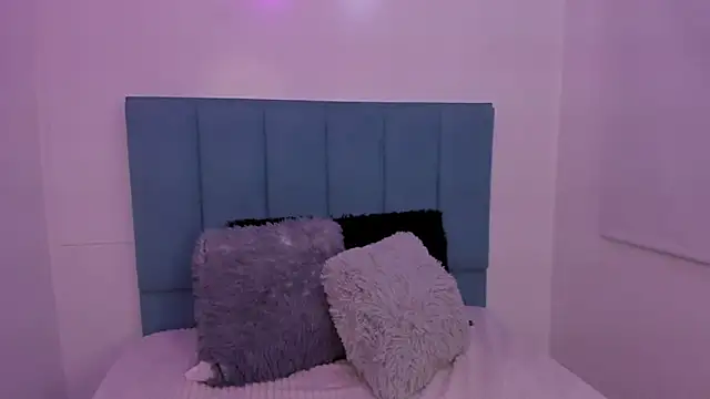 Snapshot of Anniie__Evans chatting on November 3, 5:25 pm Anniie Evans online show from November 3, 5:25 pm