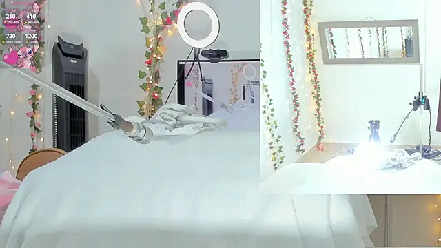 Snapshot of Genesis_Love__ chatting on October 2, 9:27 am Genesis Love online show from October 2, 9:27 am