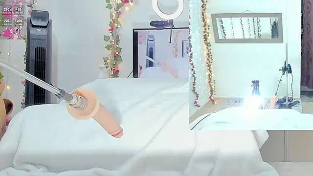 Snapshot of Genesis_Love__ chatting on October 6, 9:29 am Genesis Love online show from October 6, 9:29 am