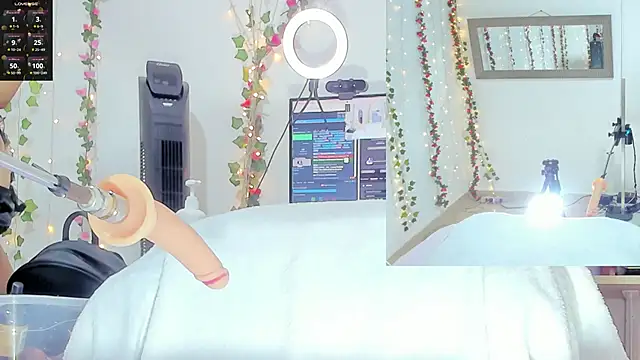 Snapshot of Genesis_Love__ chatting on October 22, 9:31 am Genesis Love online show from October 22, 9:31 am