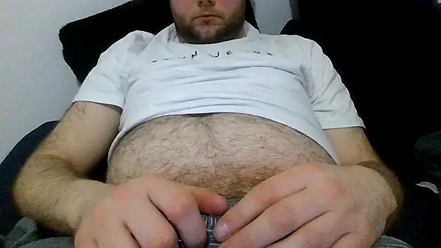 Snapshot of GrafterBen1 chatting on February 25, 7:52 am GrafterBen1 online show from February 25, 7:52 am