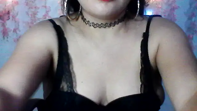 Snapshot of shashel5 chatting on November 3, 6:36 am shashel5 online show from November 3, 6:36 am