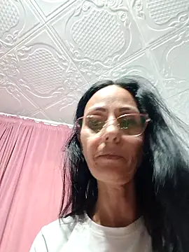 Snapshot of Ramona870 chatting on October 3, 6:43 am Ramona870 online show from October 3, 6:43 am