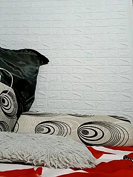 Snapshot of Ramona870 chatting on October 14, 6:47 am Ramona870 online show from October 14, 6:47 am