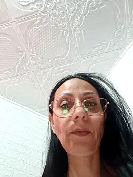 Snapshot of Ramona870 chatting on November 5, 9:42 am Ramona870 online show from November 5, 9:42 am