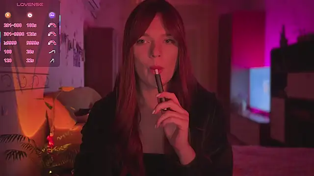 CherryRed Girl online show from April 15, 7:43 pm