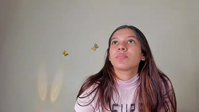 Snapshot of violett_24_ chatting on October 22, 11:26 pm violett 24 online show from October 22, 11:26 pm