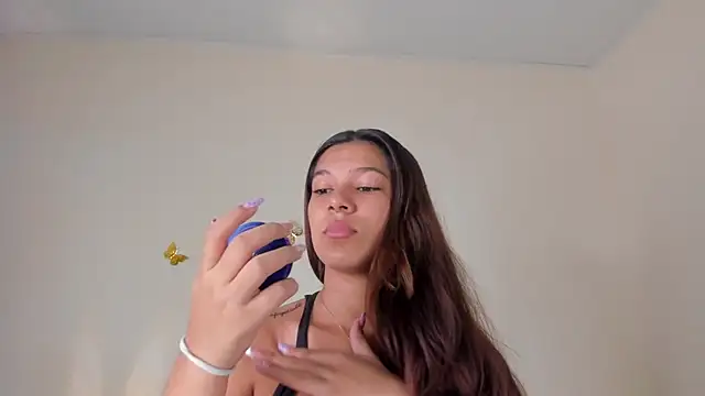 Snapshot of violett_24_ chatting on November 4, 7:02 pm violett 24 online show from November 4, 7:02 pm