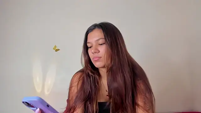 Snapshot of violett_24_ chatting on November 21, 12:43 am violett 24 online show from November 21, 12:43 am