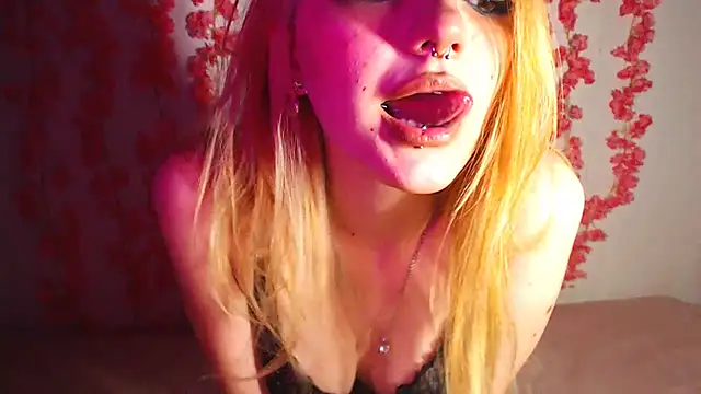 Snapshot of KimiSakura chatting on September 18, 8:11 pm KimiSakura online show from September 18, 8:11 pm