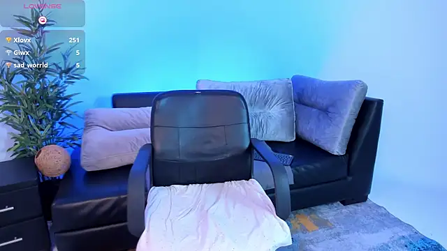 Ivaannaa  online show from March 13, 2:44 pm