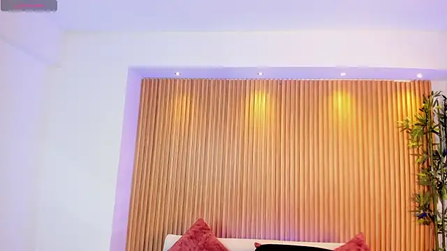 Ivaannaa  online show from February 11, 12:43 pm