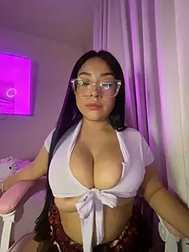 Snapshot of lima_xo chatting on February 23, 2:07 am lima xo online show from February 23, 2:07 am