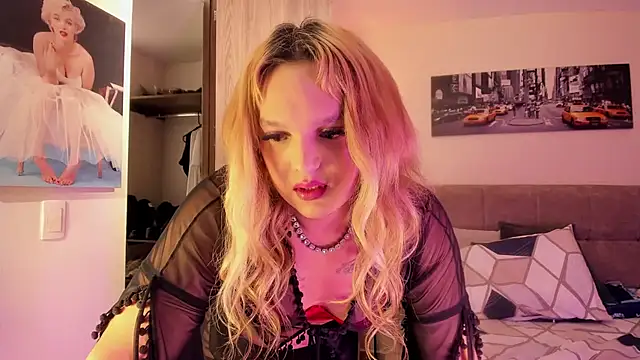 Snapshot of ScarletThompsonx chatting on October 23, 10:52 pm ScarletThompsonx online show from October 23, 10:52 pm