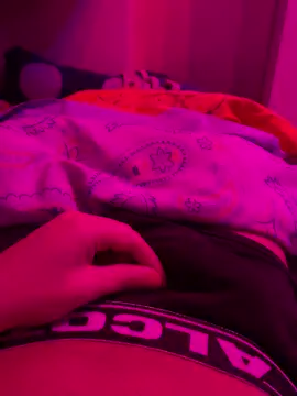Snapshot of giuseppe18yo chatting on February 27, 8:28 am giuseppe18yo online show from February 27, 8:28 am