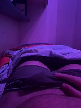 Snapshot of giuseppe18yo chatting on October 20, 12:00 am giuseppe18yo online show from October 20, 12:00 am