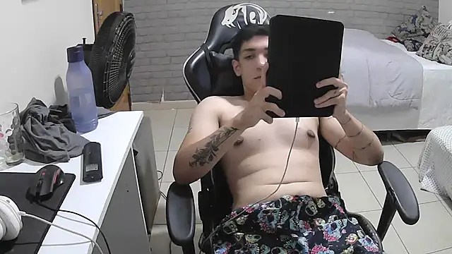 Snapshot of brancooodonto chatting on October 10, 1:48 am brancooodonto online show from October 10, 1:48 am