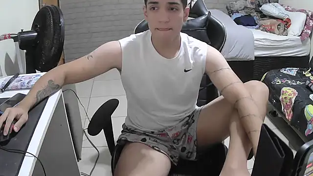 Snapshot of brancooodonto chatting on October 24, 12:30 am brancooodonto online show from October 24, 12:30 am