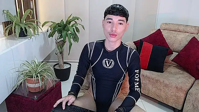 Snapshot of cod_dolll chatting on October 6, 11:57 pm cod dolll online show from October 6, 11:57 pm