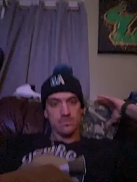 Snapshot of Polaroid_White chatting on October 29, 7:43 am Polaroid White online show from October 29, 7:43 am