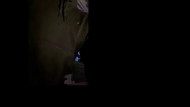 Snapshot of Polaroid_White chatting on December 3, 7:49 am Polaroid White online show from December 3, 7:49 am