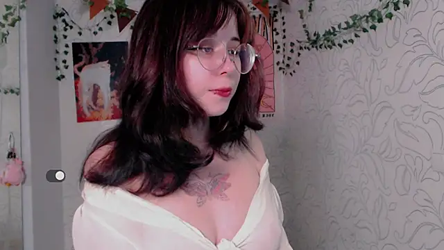 Snapshot of _miraclecattt_ chatting on October 9, 1:31 pm miraclecattt online show from October 9, 1:31 pm