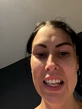 Snapshot of xCharlie_MILFx chatting on October 16, 12:11 am xCharlie MILFx online show from October 16, 12:11 am