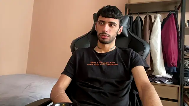 Snapshot of iendriw chatting on October 31, 2:07 pm iendriw online show from October 31, 2:07 pm